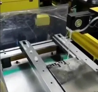 Machine d'électroérosion à fil CNC à vitesse moyenne